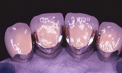 江崎デンタルクリニックトップ・シンボル