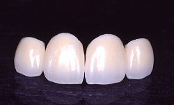 江崎デンタルクリニックトップ・シンボル