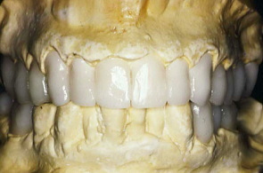 江崎デンタルクリニックトップ・シンボル