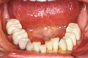 江崎デンタルクリニックトップ・シンボル