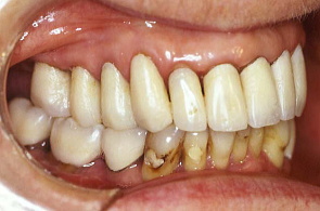 江崎デンタルクリニックトップ・シンボル