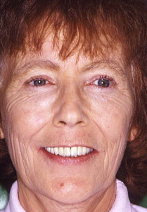 江崎デンタルクリニックトップ・シンボル