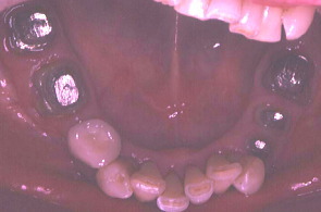 江崎デンタルクリニックトップ・シンボル