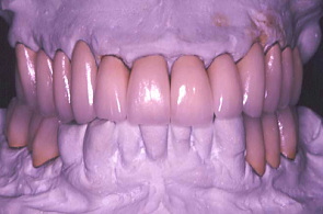 江崎デンタルクリニックトップ・シンボル