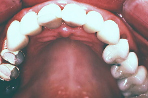 江崎デンタルクリニックトップ・シンボル