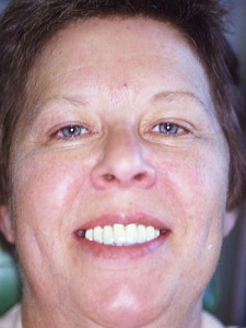 江崎デンタルクリニックトップ・シンボル