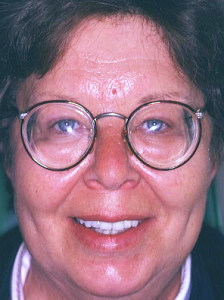 江崎デンタルクリニックトップ・シンボル